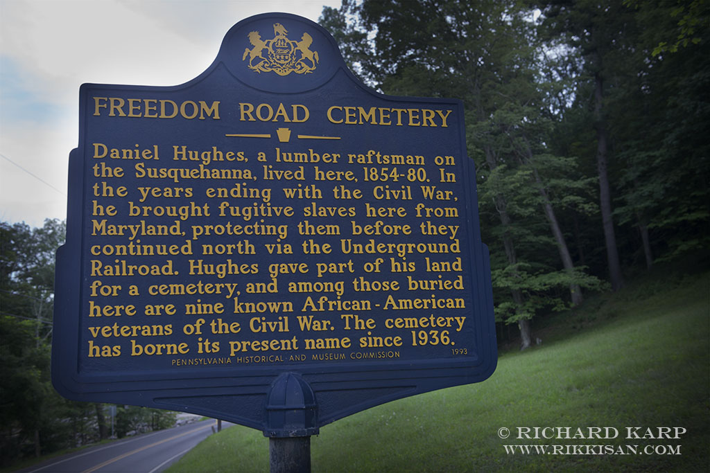 Freedom Road Cemetery - Freedom Road  © Richard Karp