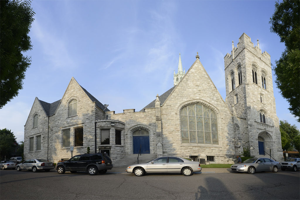 Christ Community Worship Center, 436 West Fourth Street   © 2013 Richard Karp