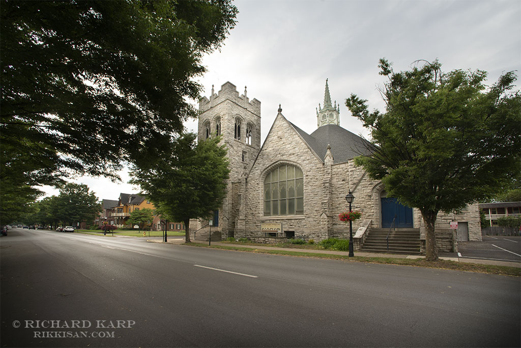 Christ Community Worship Center, 436 West Fourth Street   © 2021 Richard Karp