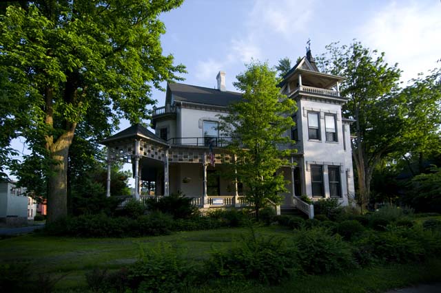 Cochran House.  1005 West Fourth Street       2009.   (c) Richard Karp