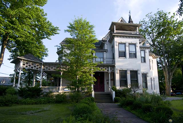 Cochran House.  1005 West Fourth Street       2009.   (c) Richard Karp