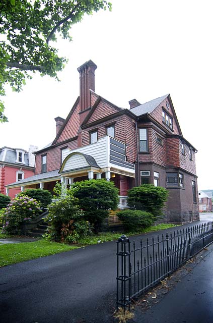 Metzger House.  870 West Fourth Street.   2009   (c) Richard Karp