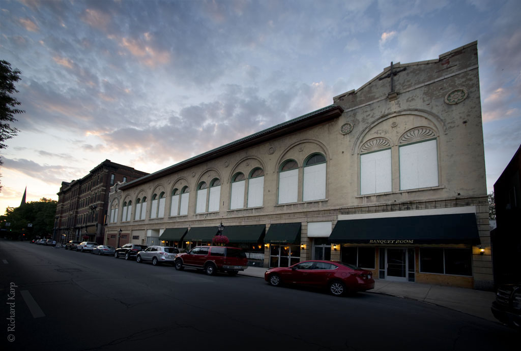 Morrone's Café & Lounge, 738 West Fourth Street.      (c) Richard Karp