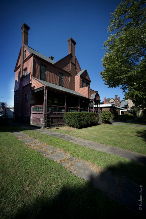 Edmund C. Metzger House, 870 West Fourth Street.    (c) Richard Karp