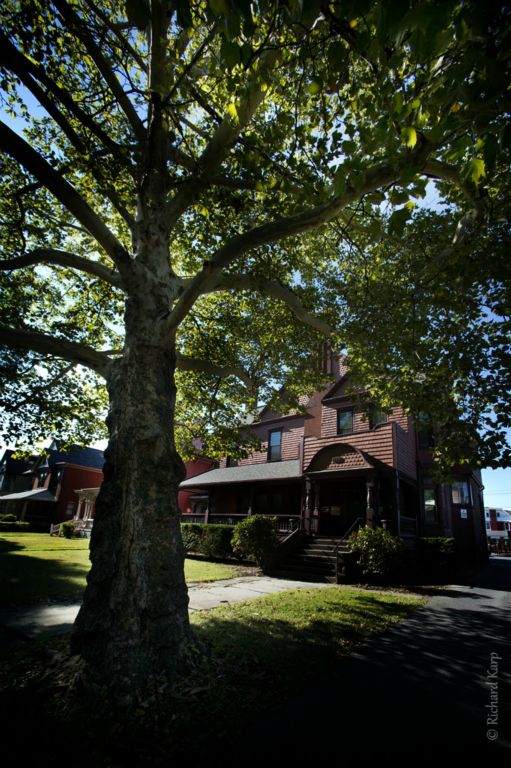 Edmund C. Metzger House, 870 West Fourth Street.    (c) Richard Karp