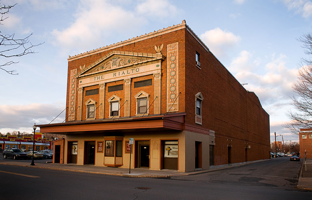 Rialto Theater, 2009     © Richard Karp