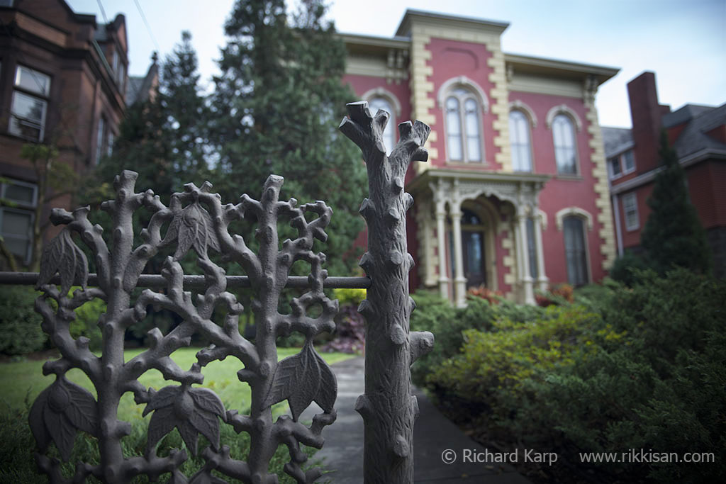 Harrar House, 915 West Fourth Street.   © 2016 Richard Karp