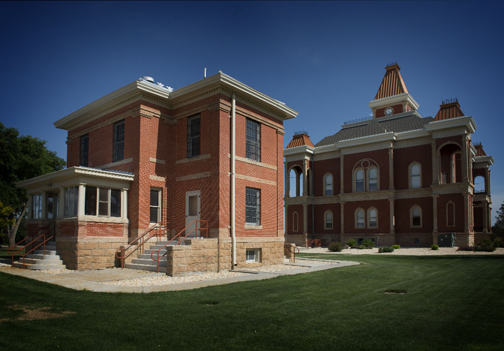 Bent County Jail and Courthouse, Las Animas, Colorada.    (c) Richard Karp