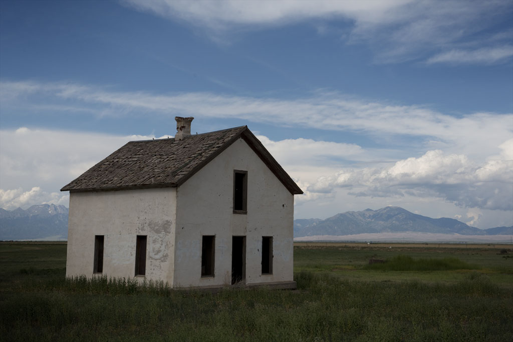 Near Great Sand Dunes, Lane 6 N, Colorado               (c) Richard Karp