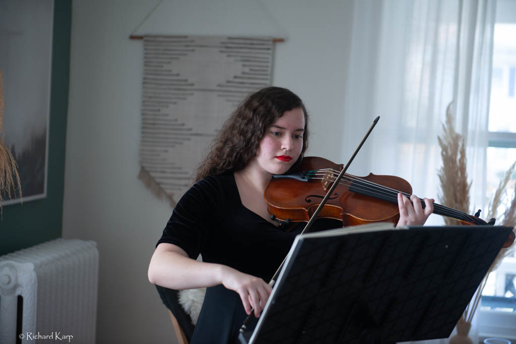 WAHS violinist, Victorian Christmas 2019.   © Richard Karp